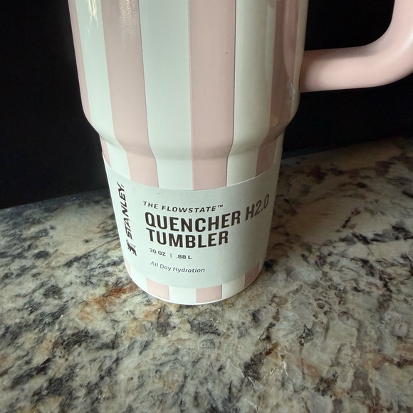 NWT Stanley 30 oz. Tumbler - Oasis Collection in Peach Whip Cabana Gloss - Picture 4 of 4